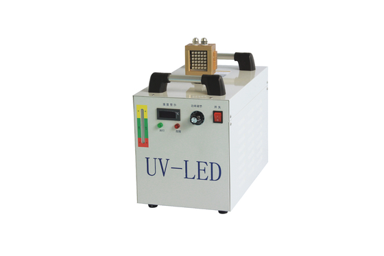 CE 18W/CM2 Sistema de curado UV LED 365nm Alta potencia 5000W Dispositivo de irradiación UV de enfriamiento por agua