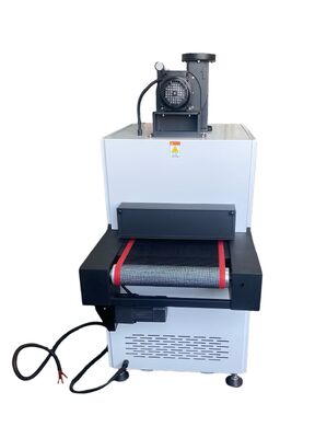 Sistemas de transportadores de lámparas de mercurio UV que ofrecen curado de alta velocidad y estable para aplicaciones de adhesivos y recubrimientos de barniz de tinta UV
